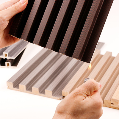 Bordi compositi di plastica di legno scanalati di Decking del PVC 8mm