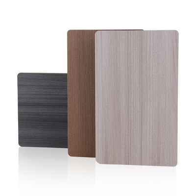 La fabbrica ha personalizzato i pannelli di parete di legno rispettosi dell'ambiente dell'impiallacciatura di legno del grano